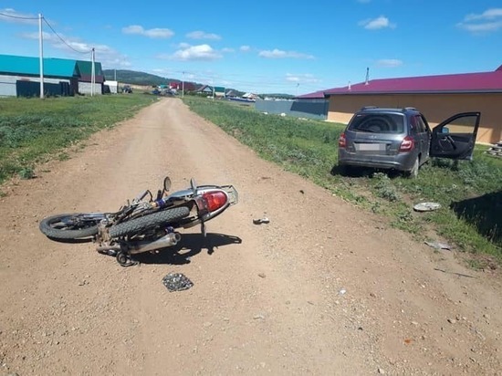 Мотоцикл и легковушка столкнулись в Башкирии – пострадали оба водителя