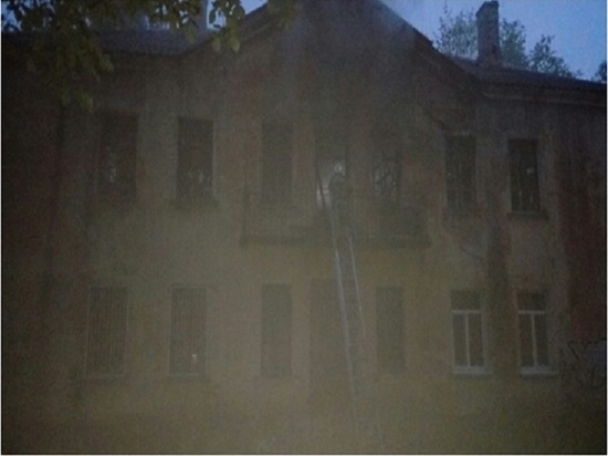 Житель Тверской области надышался дыма и умер в подъезде