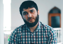 Утром 14 июня в Дагестане задержали редактора газеты «Черновик» Абдулмумина Гаджиева, которого обвинили в организации деятельности террористического сообщества и финансировании террористической деятельности