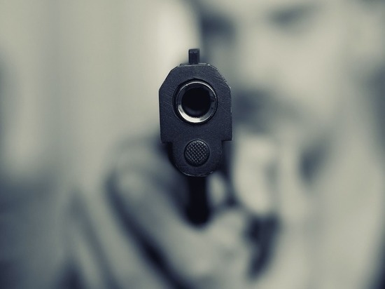 Кузбассовец запугал кассира магазина игрушечным пистолетом