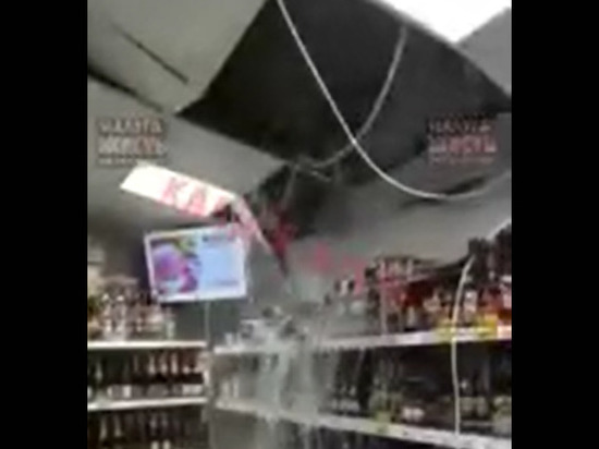 В калужском магазине во время грозы обрушился потолок