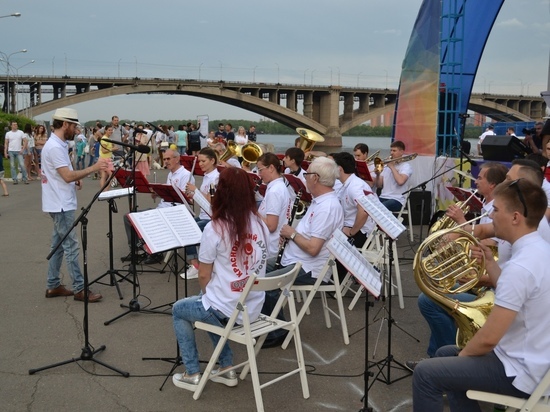 «Обыкновенное чудо» и Армстронг: духовой оркестр бесплатно сыграет на набережной