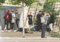 Популярная среди молодежи «Алкояма» на Хохловской площади получила официозное название «общественное пространство «Яма»