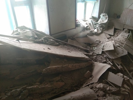 В Боровске обрушился потолок над кроватью двухлетней девочки