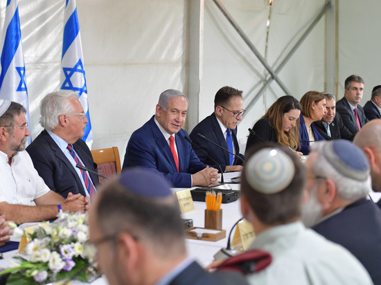 Правительство Израиля посвятило заседание  президенту Трампу