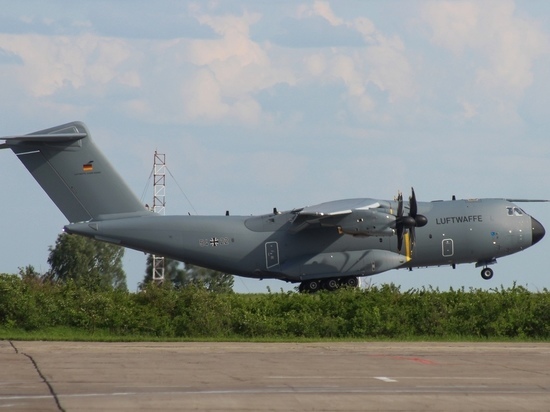 Самолет ВВС Германии приземлился в Кемерове