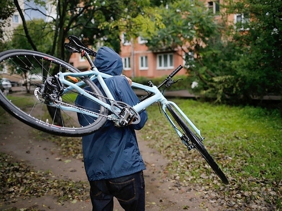 Житель Черногорска угнал велосипед и случайно предложил его старому хозяину