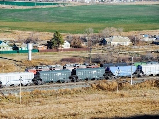 Волгоградские железнодорожники восстановили разрушенные пути