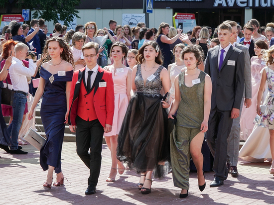 В этом году в Мордовии - 377 "золотых" выпускников