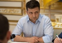 Президент Украины Владимир Зеленский заявил, что желает скорейшего переезда своей администрации в новое здание, так как в нынешнем работать не представляется возможным