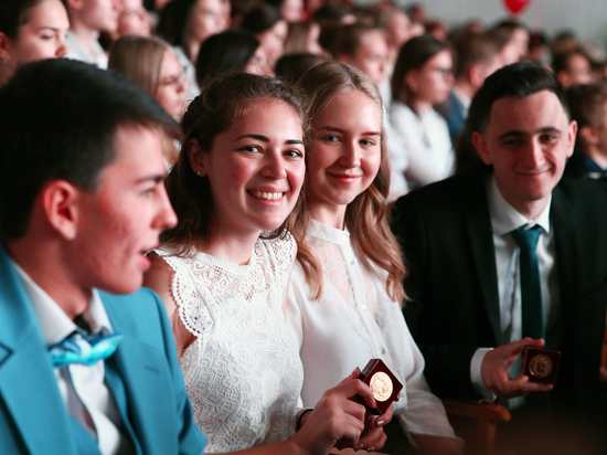 В Ставрополе каждый седьмой выпускник окончил школу с медалью