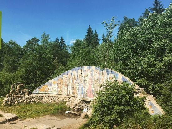 В Тверской области разрушается мозаичный источник на разбойничьей горе