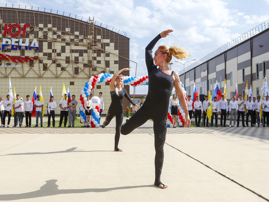 В Ставрополе открыли ФОК «Юг-Арена» и легкоатлетический манеж