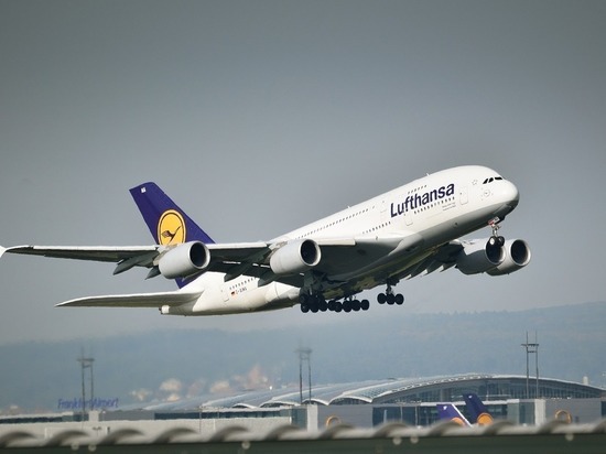 Рейс Lufthansa «Будапешт – Франкфурт» с почти 200 пассажирами на борту закончился в… Штутгарте