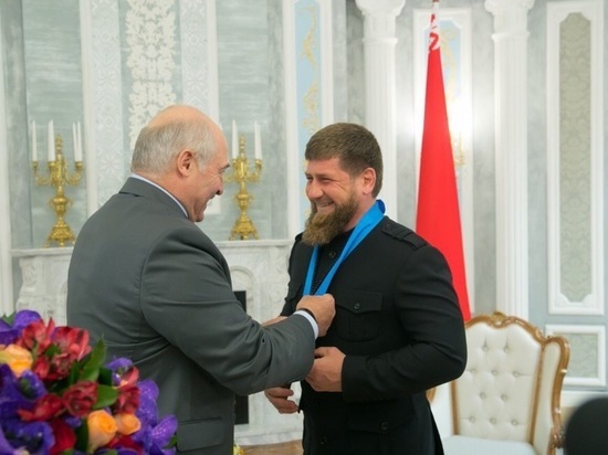 Кадыров назвал огромным подарком орден Дружбы народов от Лукашенко