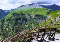 Федеральное агентство по туризму (Ростуризм) опубликовало на своем сайте выпустило заявление, в котором российским турагентствам рекомендовано приостановить продажу путевок в Грузию