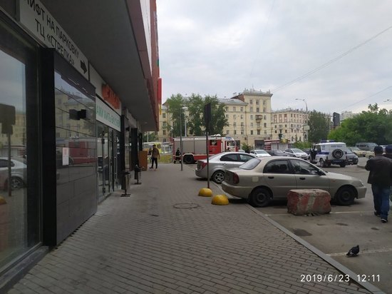 Екатеринбургский ТЦ эвакуировали из-за забытой сумки