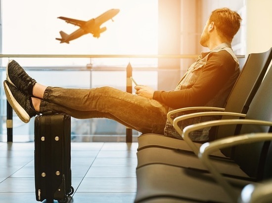 Страх летать: путешественники молятся и пьют во время полета