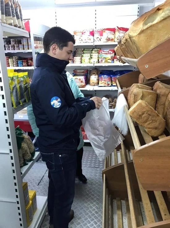 Главу ЯНАО застали за покупкой хлеба в Шурышкарском районе