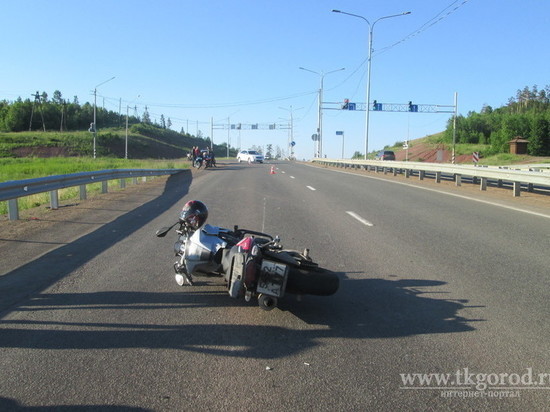 Мотоциклиста в Братске спас шлем