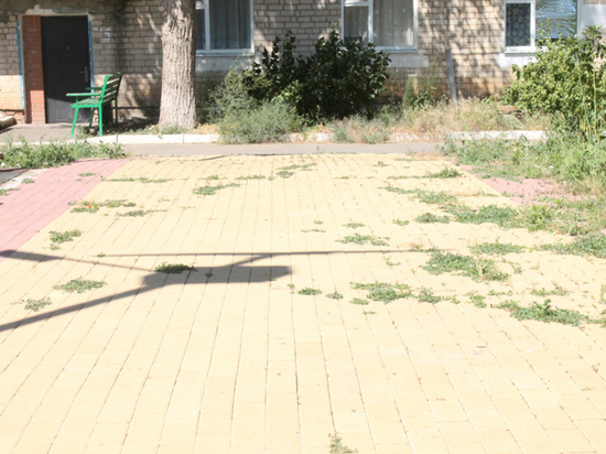 ОНФ в Калмыкии обратил внимание властей Яшалты на дефекты в благоустроенных дворах