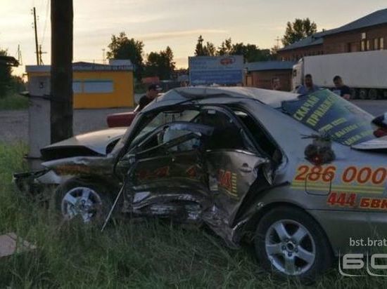В Братске в ДТП погиб водитель такси