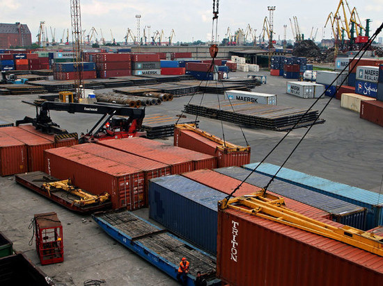 В Керчи работникам порта предложили перейти на металлургический завод