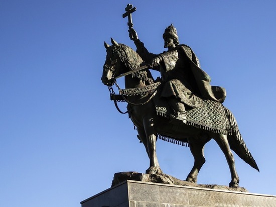 Жители Александрова выбирают скульптуру Ивану Грозному