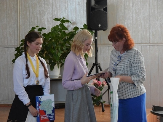 Лучшие выпускники пришли на прием к руководству Фировского района