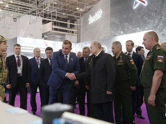 Дюмин сопровождал Путина на форуме «Армия - 2019»