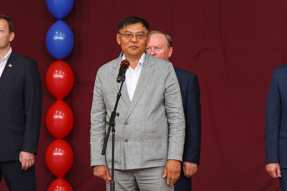 В  Улан-Удэ 245 выпускников получили золотые медали