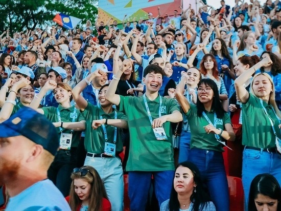 Волонтеры из калмыцкого вуза работали на «Студенческой весне» Волонтеры из калмыцкого вуза работали на «Студенческой весне»