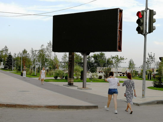 В Волгограде светодиодный щит у сквера Пушкина уберут в 2023 году
