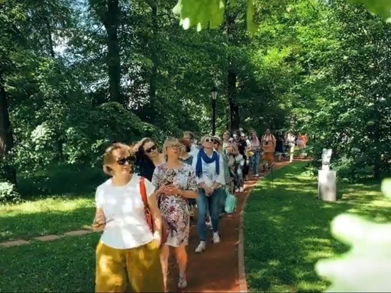 В Губернаторском саду ЯХМ дан старт новому туристическому маршруту
