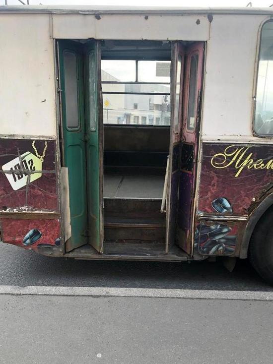 Водитель троллейбуса в Петрозаводске зажал дверями ребёнка