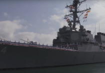 Ракетный эсминец США USS Carney направился в Черное море, сейчас он проходит проливы Босфор и Дарданеллы, сообщил 6-й оперативный флот США