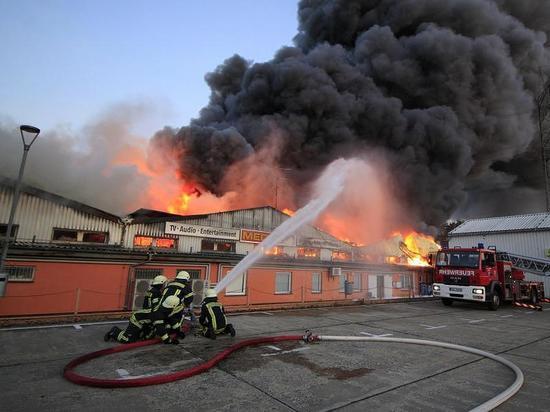 Двое детей виновны в пожаре, уничтожившем торговый центр под Берлином