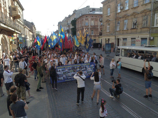 Во Львове прошел "Марш тысячелетия Украинского государства"