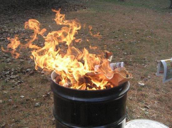 Житель Мордовии сжигал мусор и загорелся сам