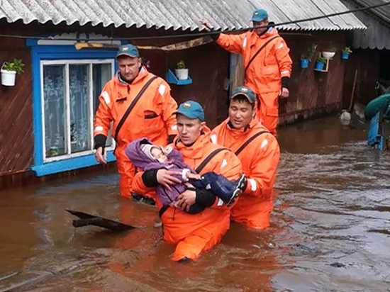 Волонтеры рассказали о происходящем в зоне наводнения в Иркутской области