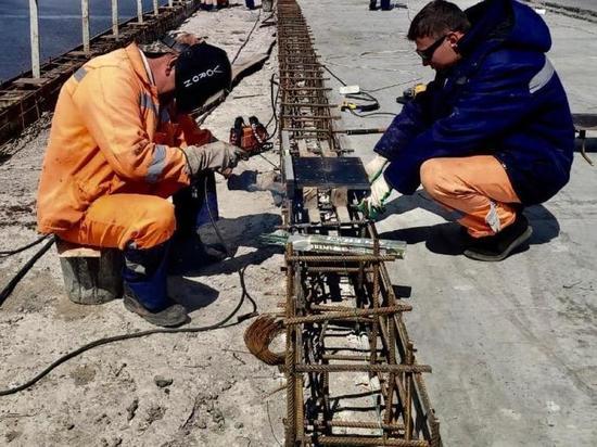 Последнюю полосу ремонтируют на Мызинском мосту