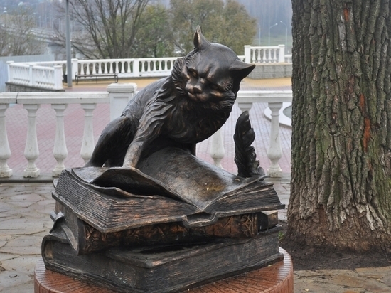 Скульптуру "Ученого кота" в Калуге хотят отдать студентам