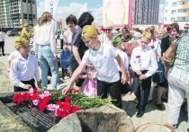 Жители жилмассива заложили камень в основание будущего мемориального комплекса