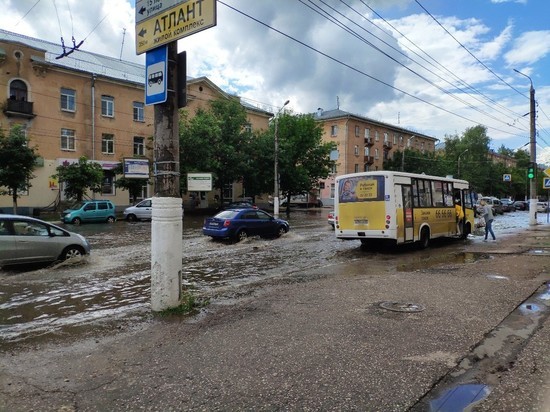 Тверской чиновник объяснил причину потопа на проспекте Победы