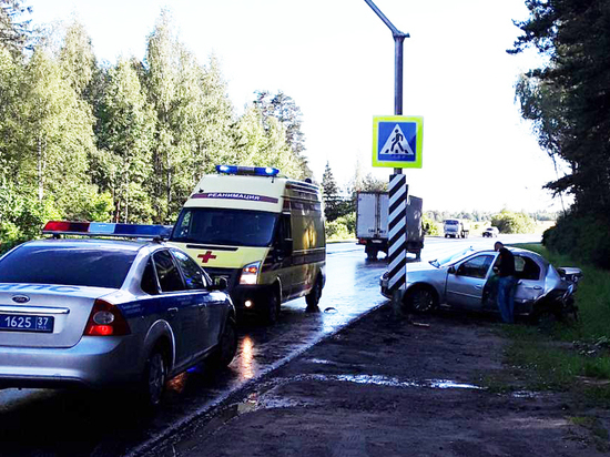 В Ивановской области в аварии пострадали три автомобиля и пешеход
