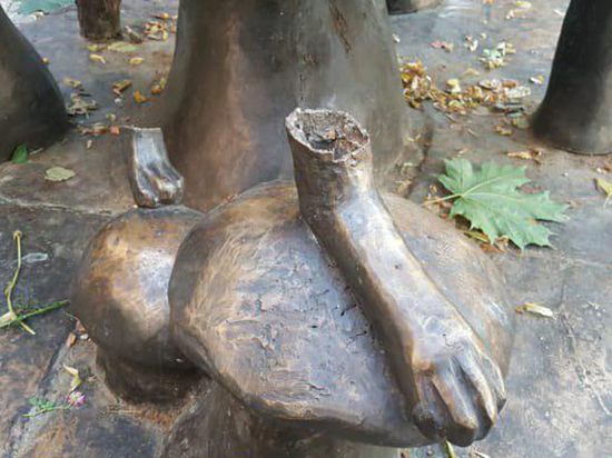 Бронзовую скульптуру отпилили от композиции, установленной в сквере в Раменском