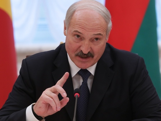Лукашенко наградил 171 свердловчанина юбилейными медалями