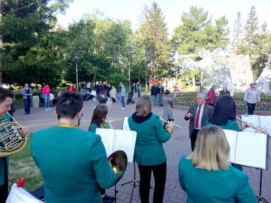 В Кемерове на выходных всё лето будут проходить уличные концерты