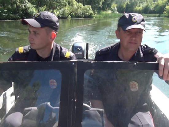 Курские полицейские пересели на катера