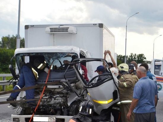 ДТП под Уфой: один из водителей оказался зажат в автомобиле
